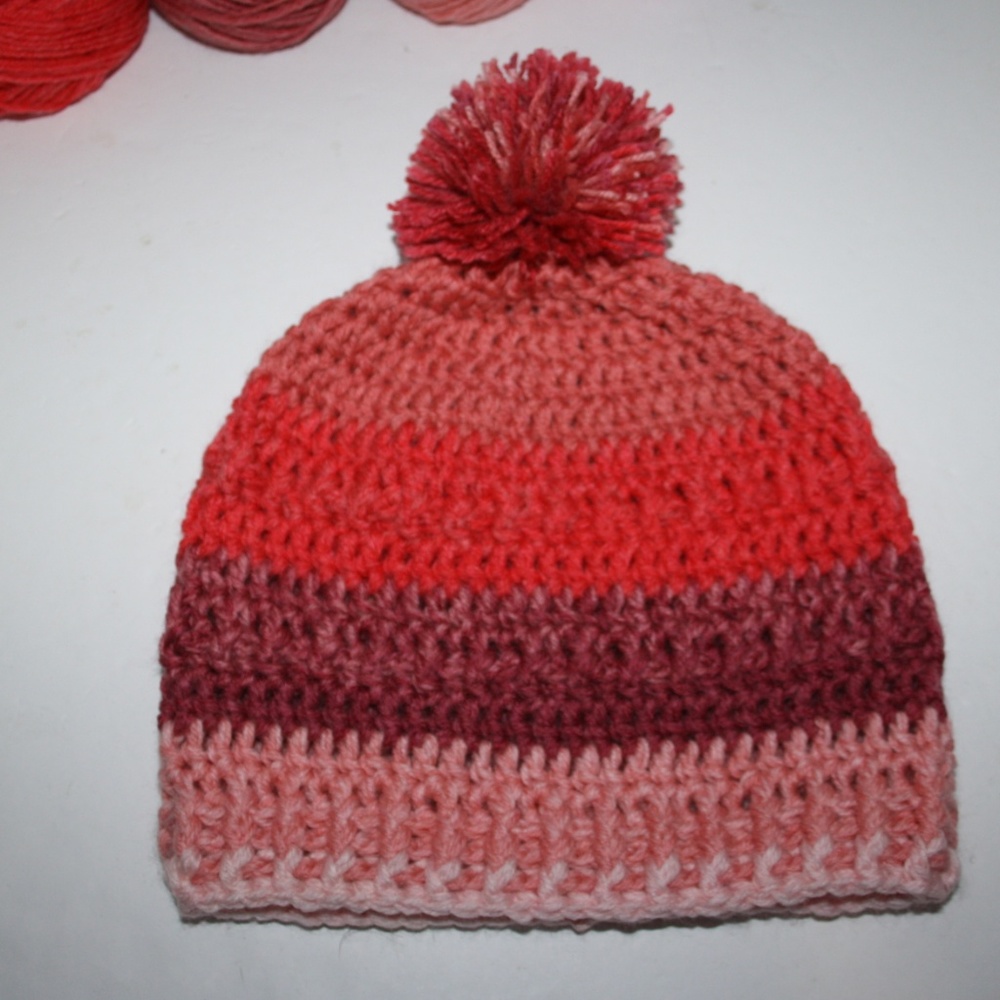 Beautiful Handmade Beanie with pom pom Wool Beanie - Picture 3 of 4